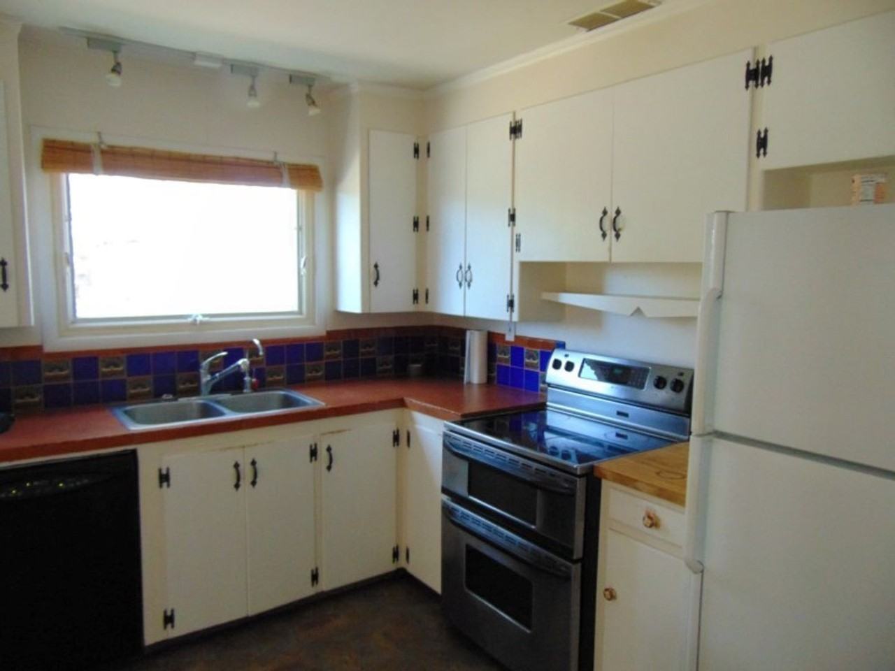 123 Sombrio Dr - Photo 4 of 19