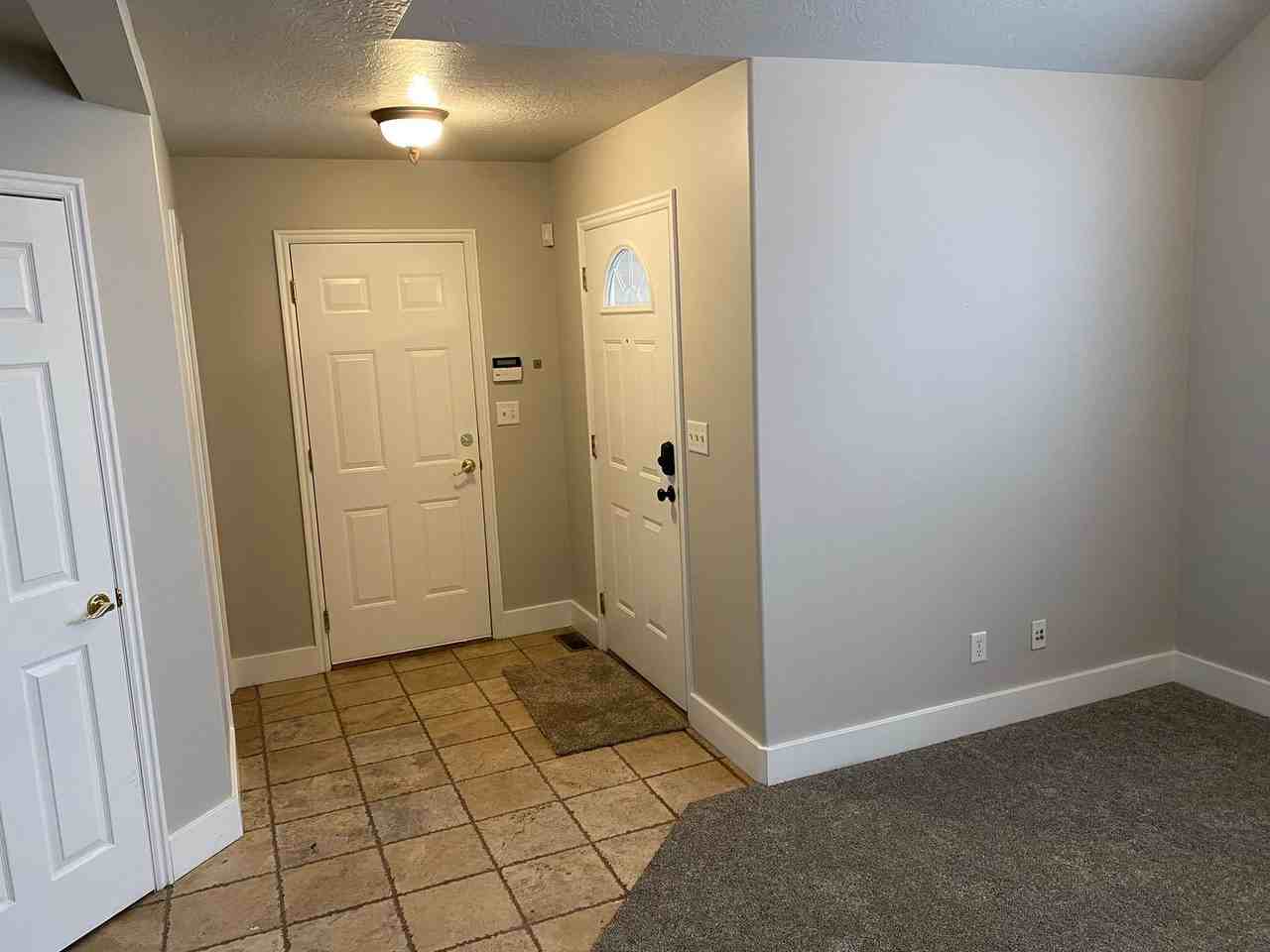 916 N 1760 W - Photo 2 of 33