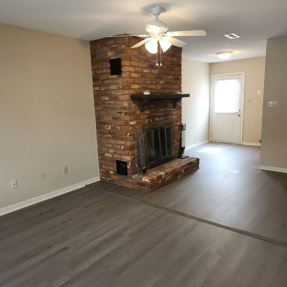 310 Timberline Dr - Photo 2 of 13