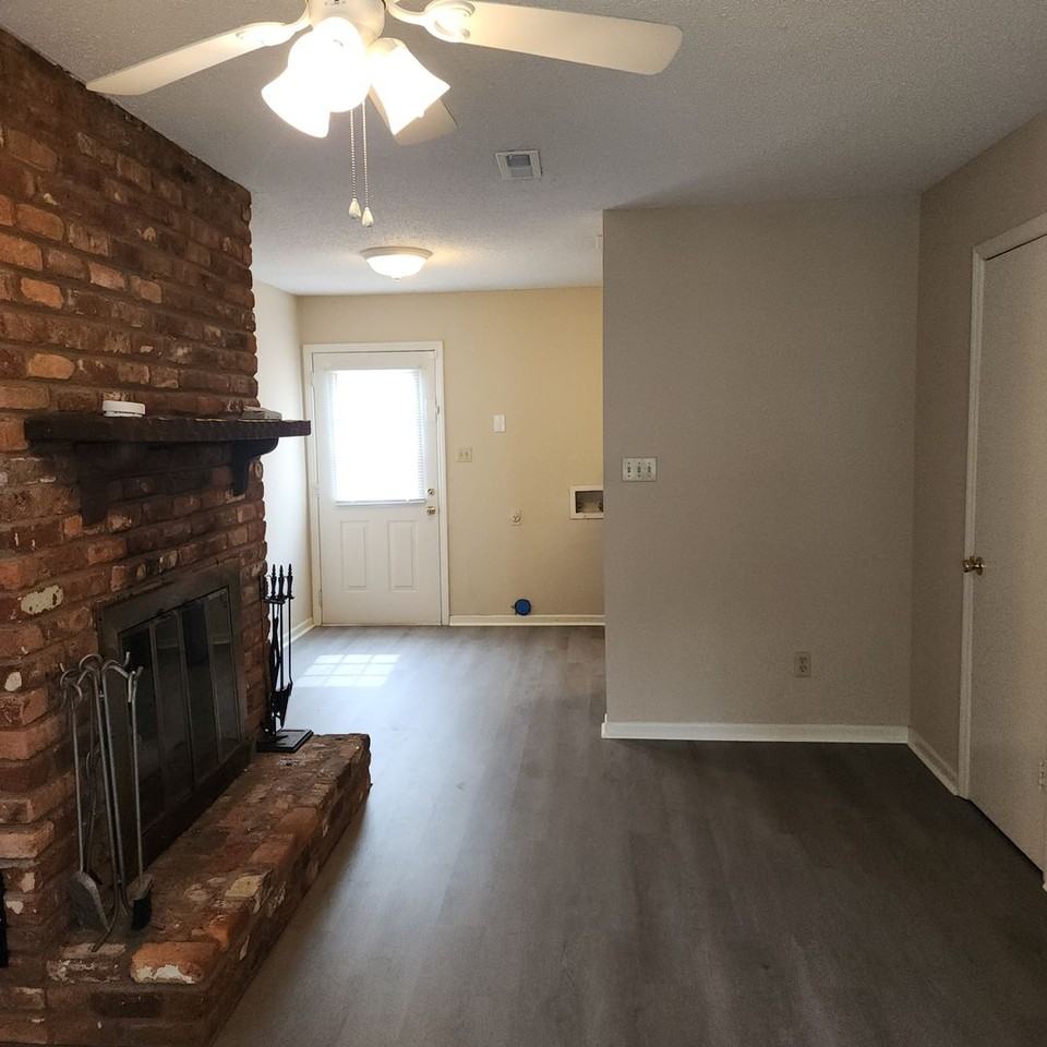 310 Timberline Dr - Photo 3 of 13