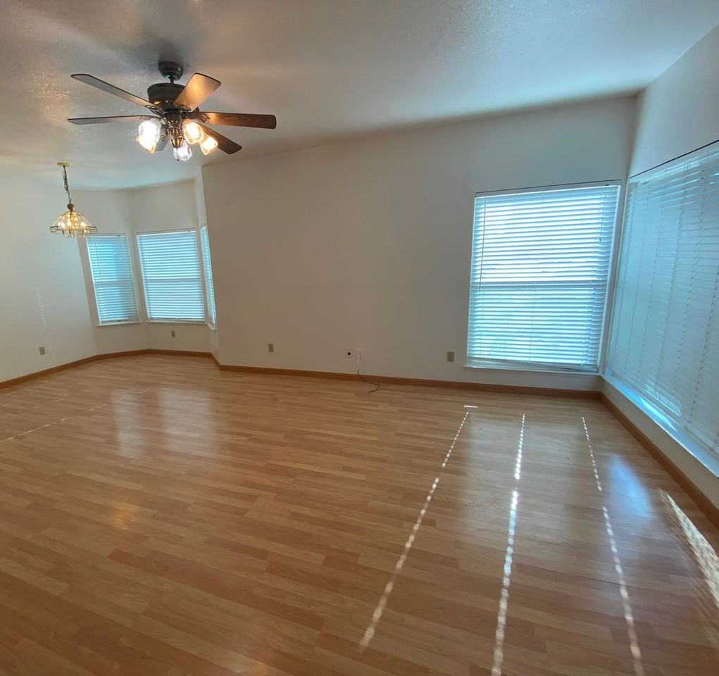 614 Countryside Dr - Photo 2 of 14