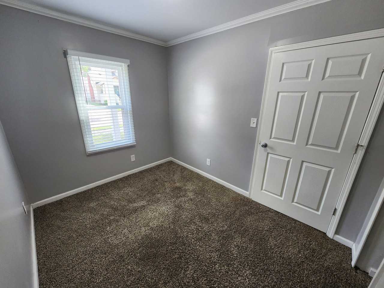 3599 Royal Ave - Photo 7 of 12