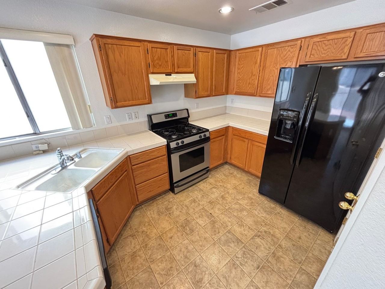 9809 Aspen Grove Pl - Photo 7 of 33