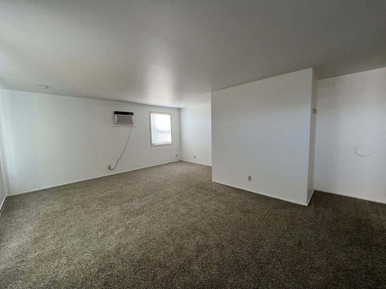 228 W Northshore Dr - Photo 2 of 9