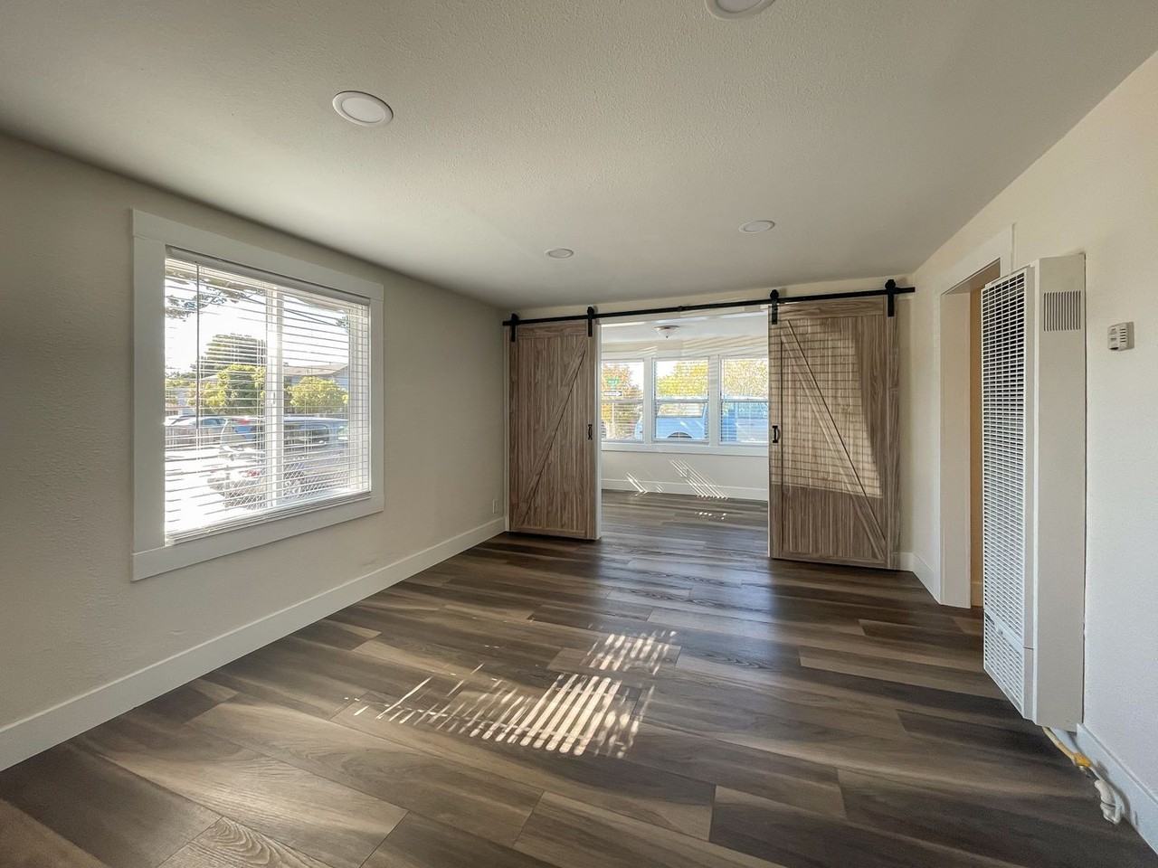 1251 Olympia Ave - Photo 4 of 11