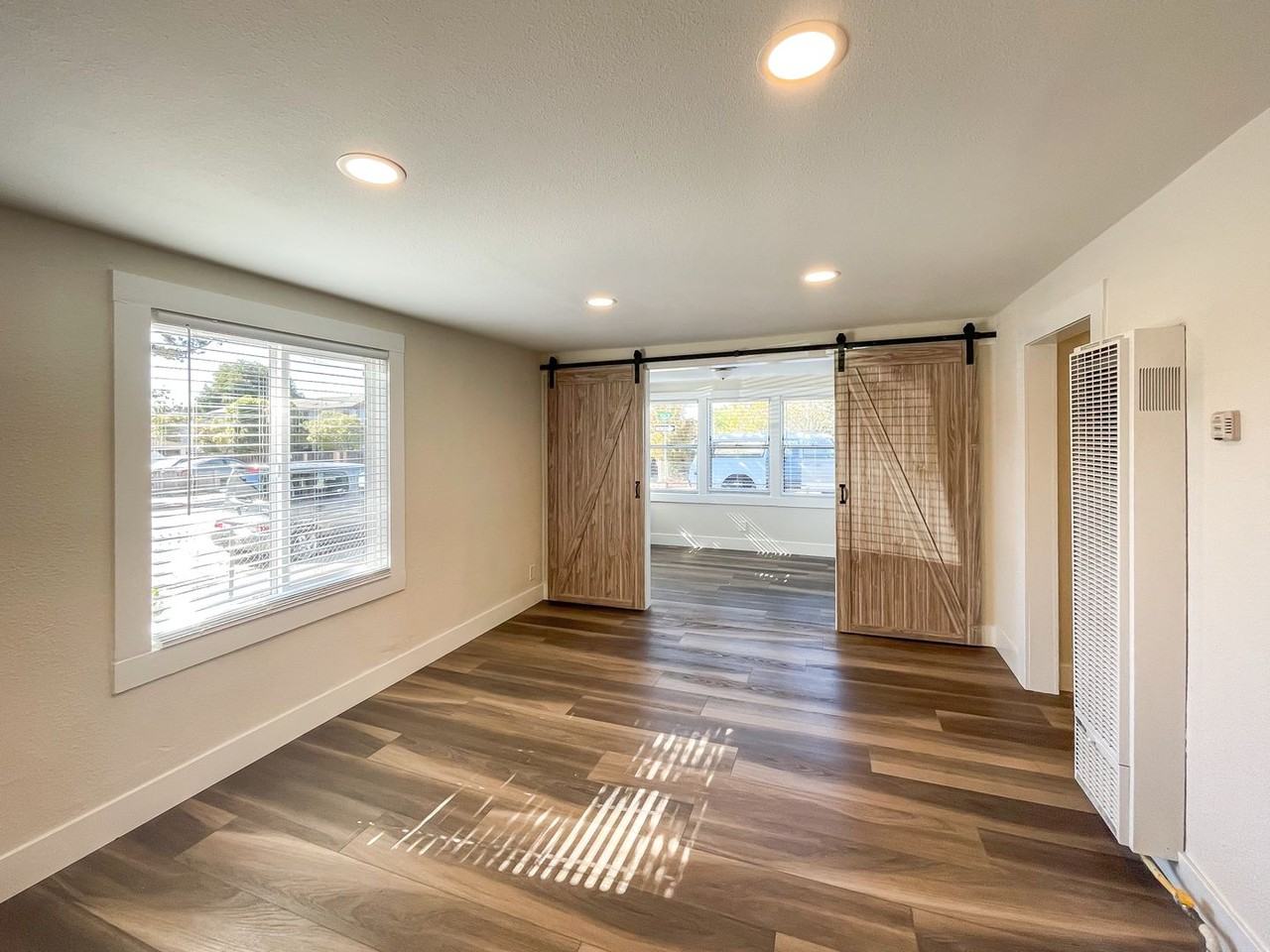 1251 Olympia Ave - Photo 5 of 11