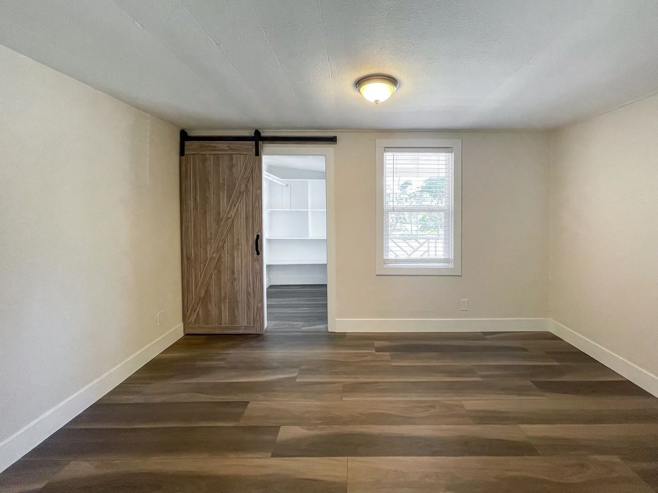 1251 Olympia Ave - Photo 7 of 11