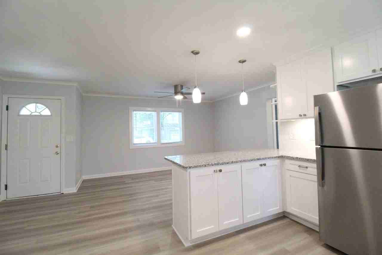 3134 W 44th Ter - Photo 5 of 11