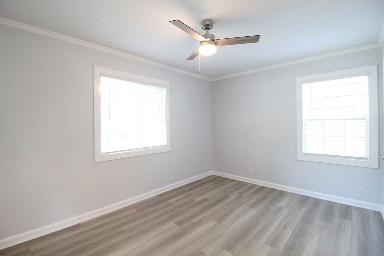 3134 W 44th Ter - Photo 7 of 11