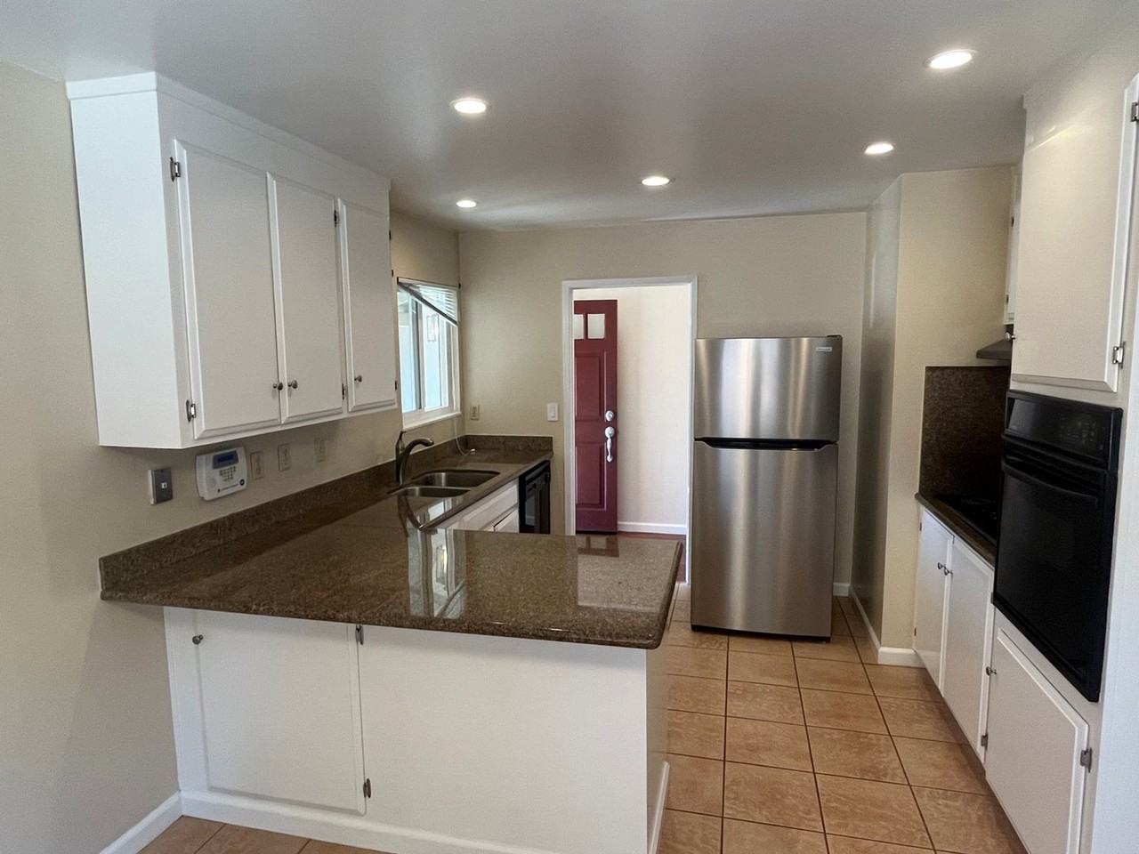 2668 Odonnell Dr - Photo 3 of 37