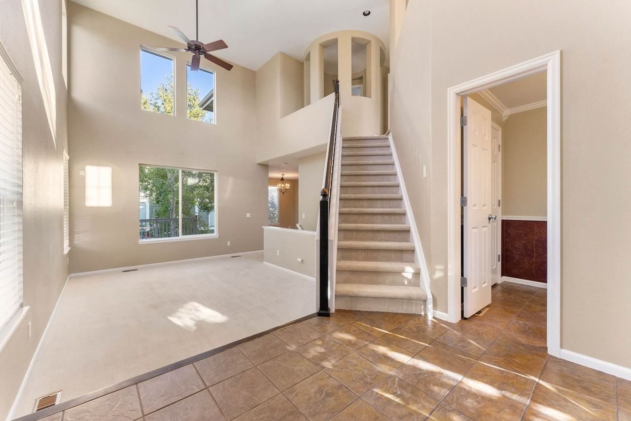 10599 Atwood Cir - Photo 3 of 25