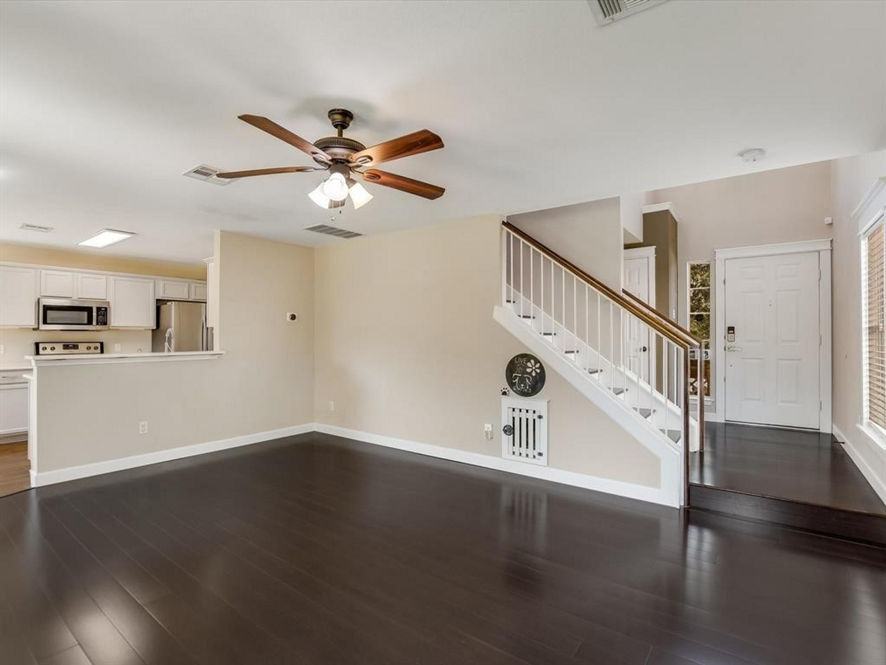 12816 Thomas Jefferson St - Photo 4 of 10