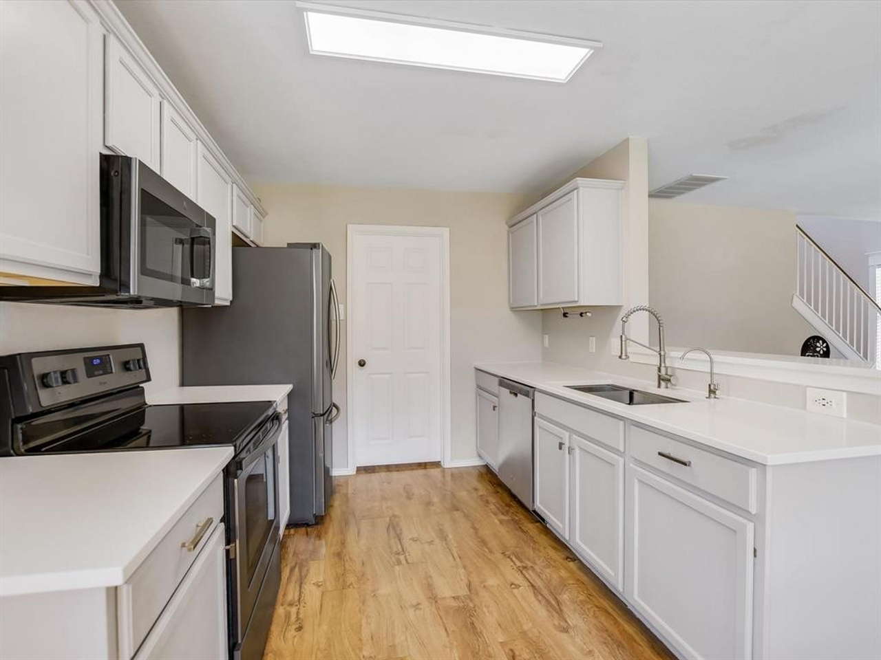 12816 Thomas Jefferson St - Photo 6 of 10