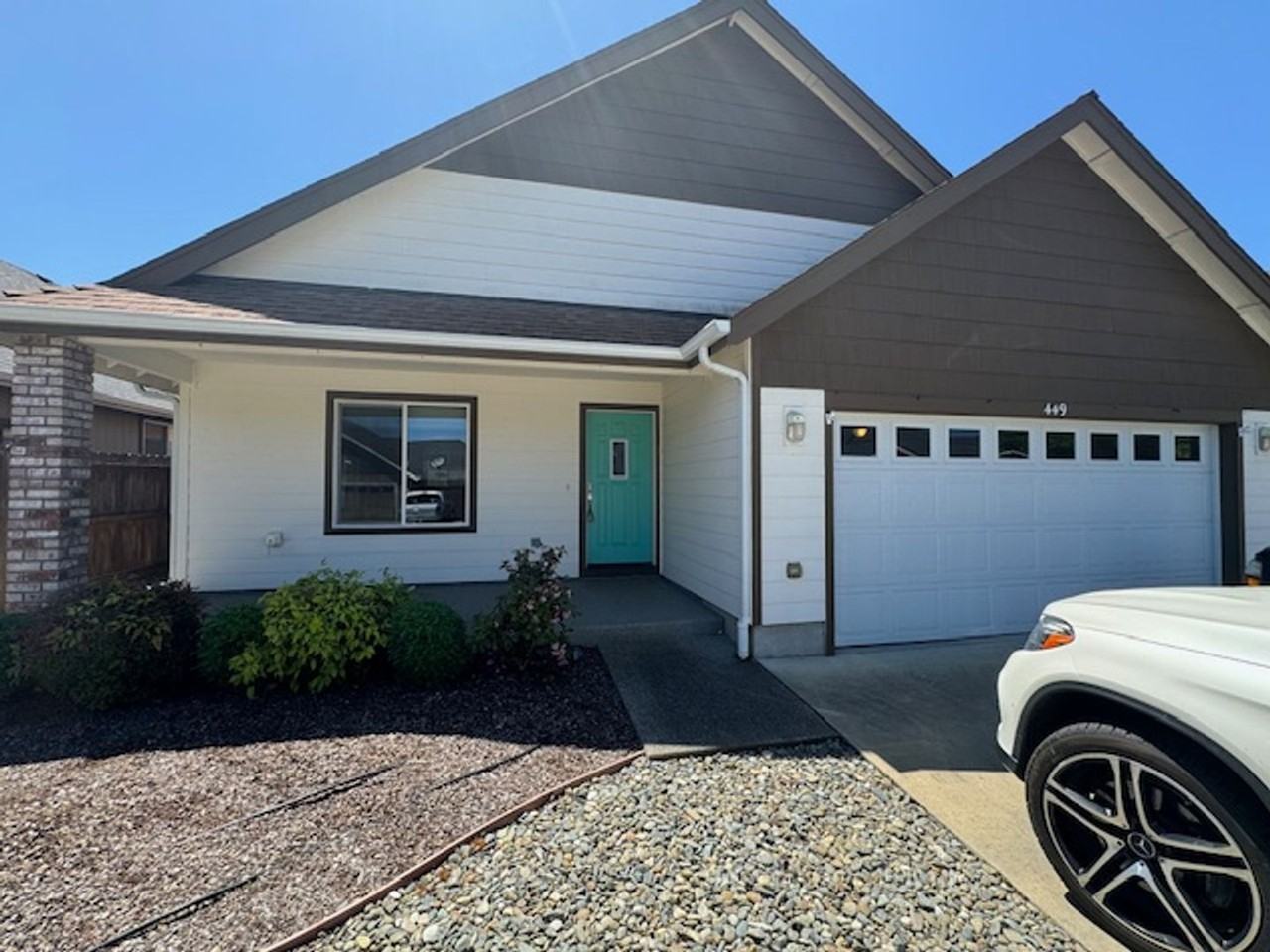 449 Se Cadet Ct - Photo 2 of 20