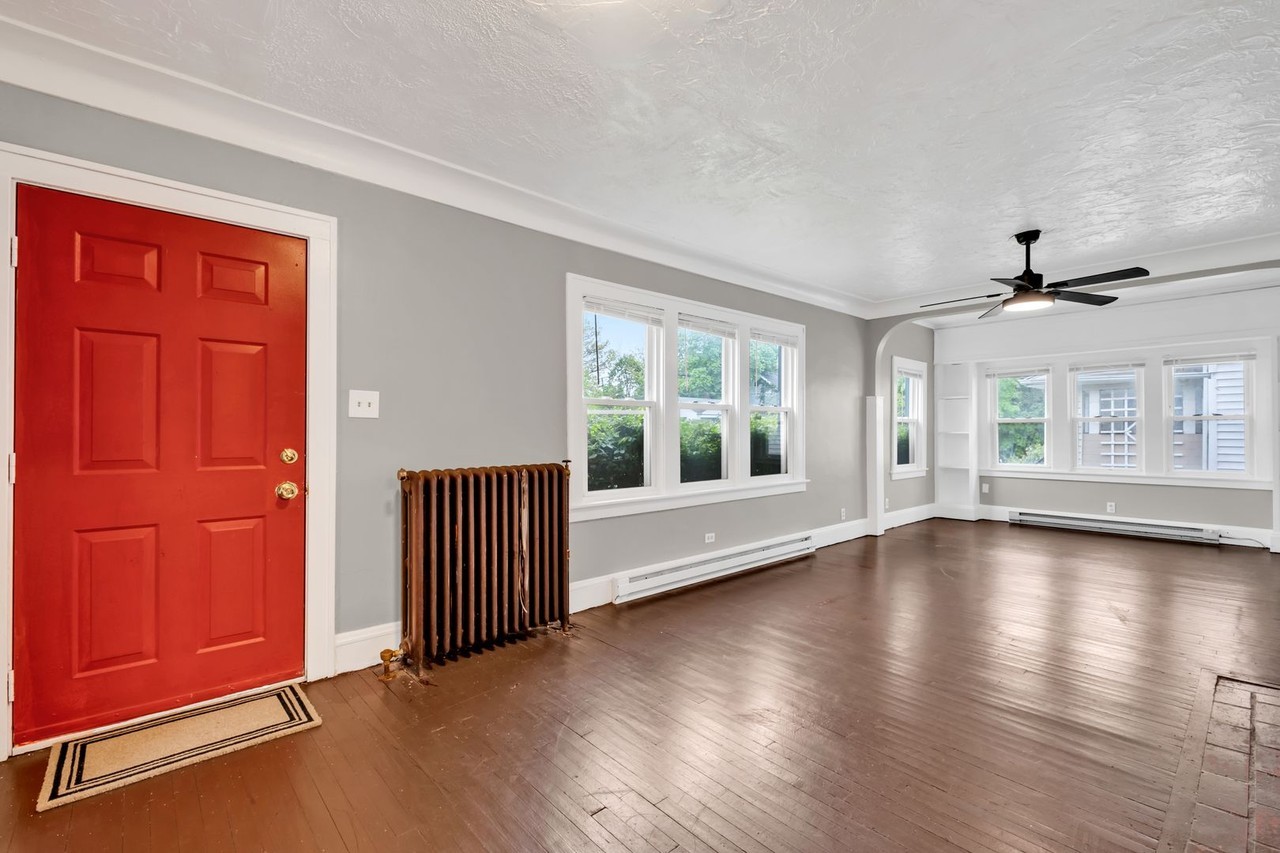 3224 E 137th St - Photo 2 of 30