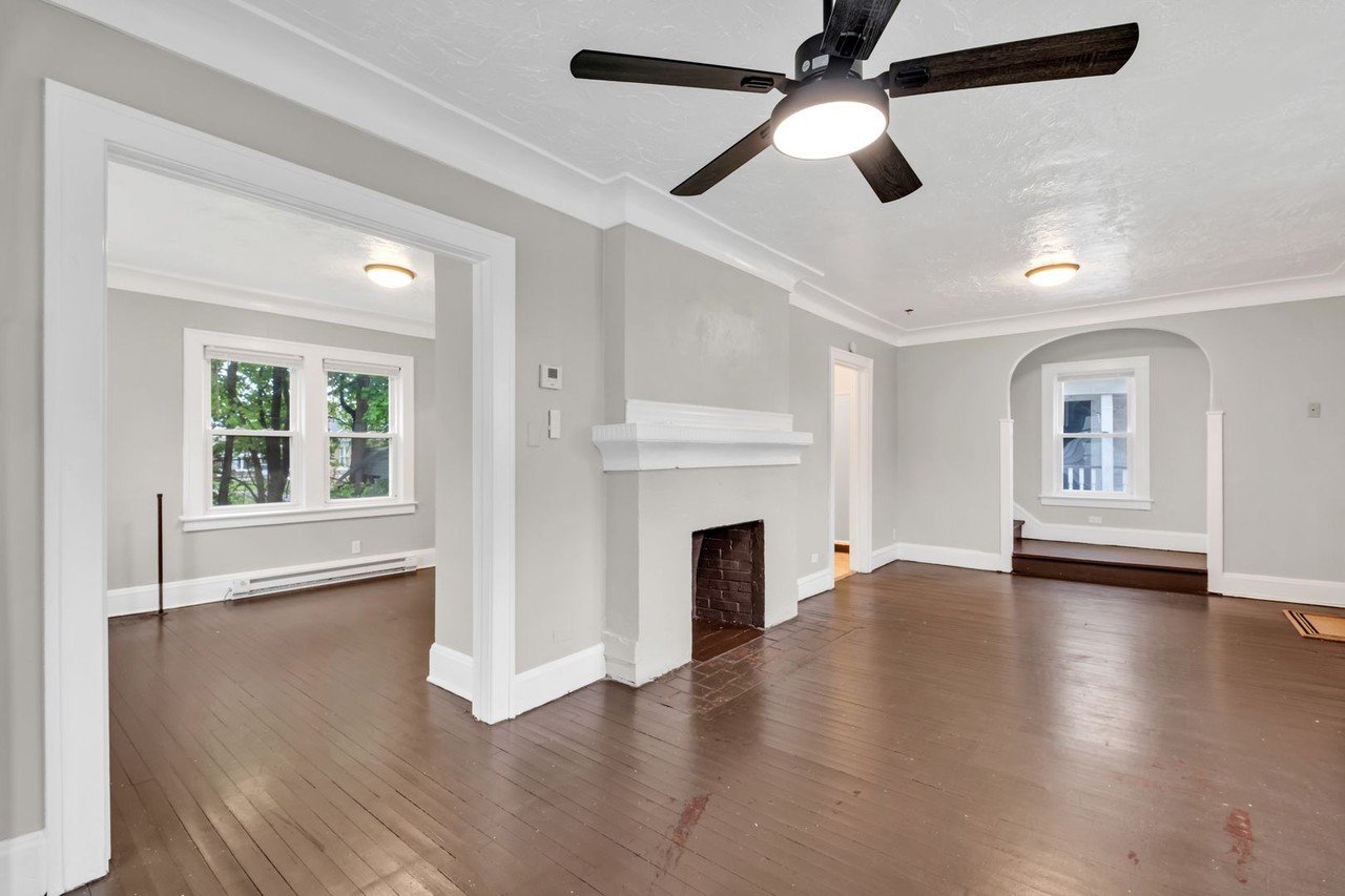 3224 E 137th St - Photo 3 of 30