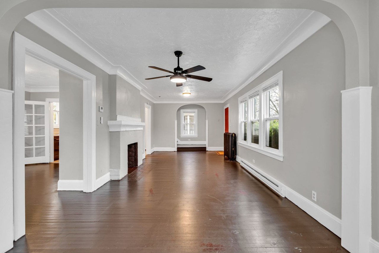 3224 E 137th St - Photo 5 of 30