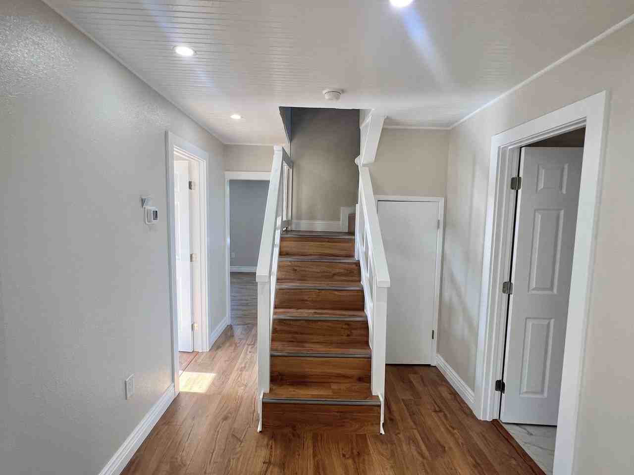 1515 Stony Point Rd - Photo 7 of 23