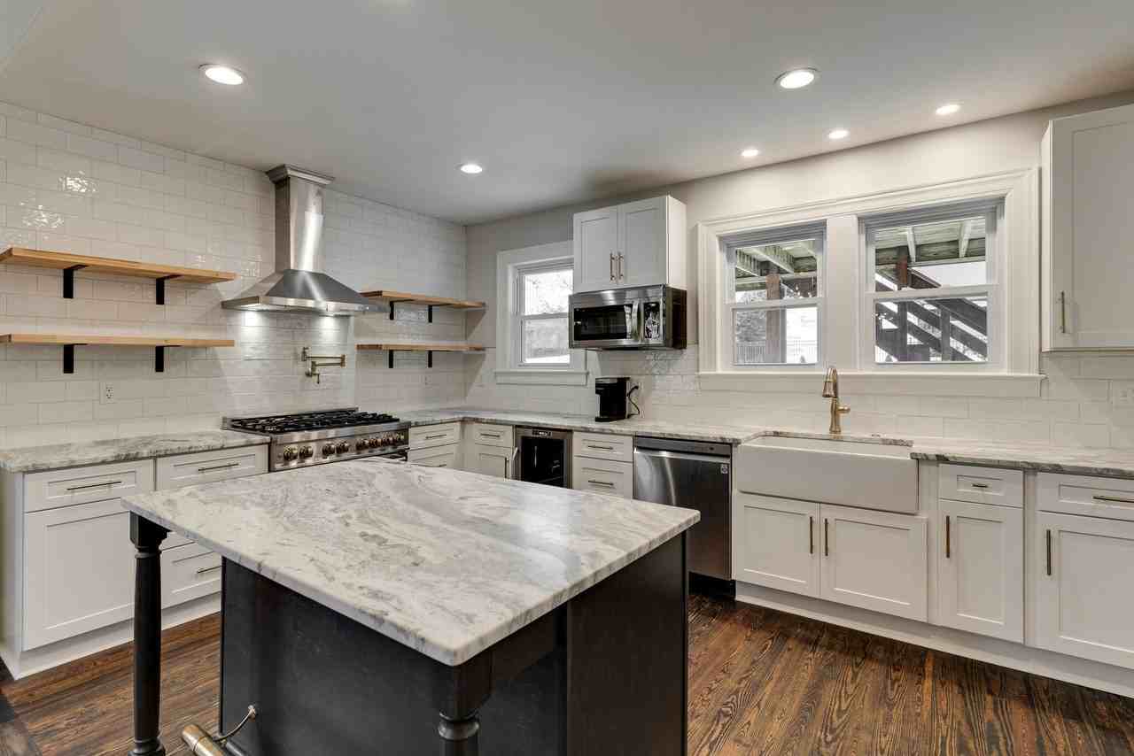 1028 Iverson Ave - Photo 2 of 42