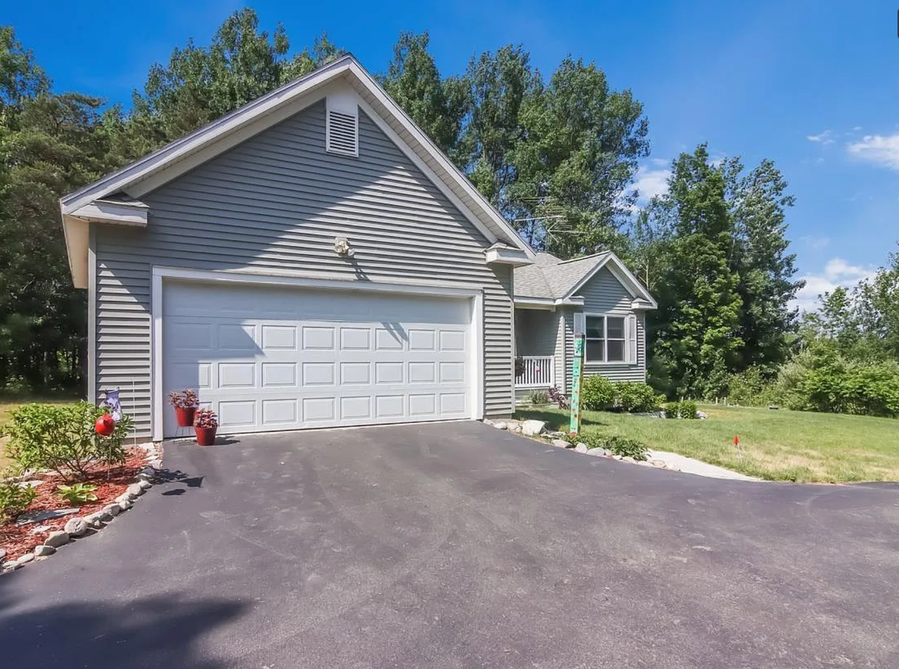 3220 S Lake Shore Dr - Photo 2 of 13