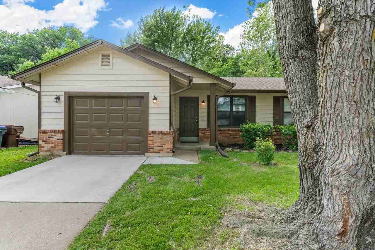 419 Omar Ct - Photo 3 of 36