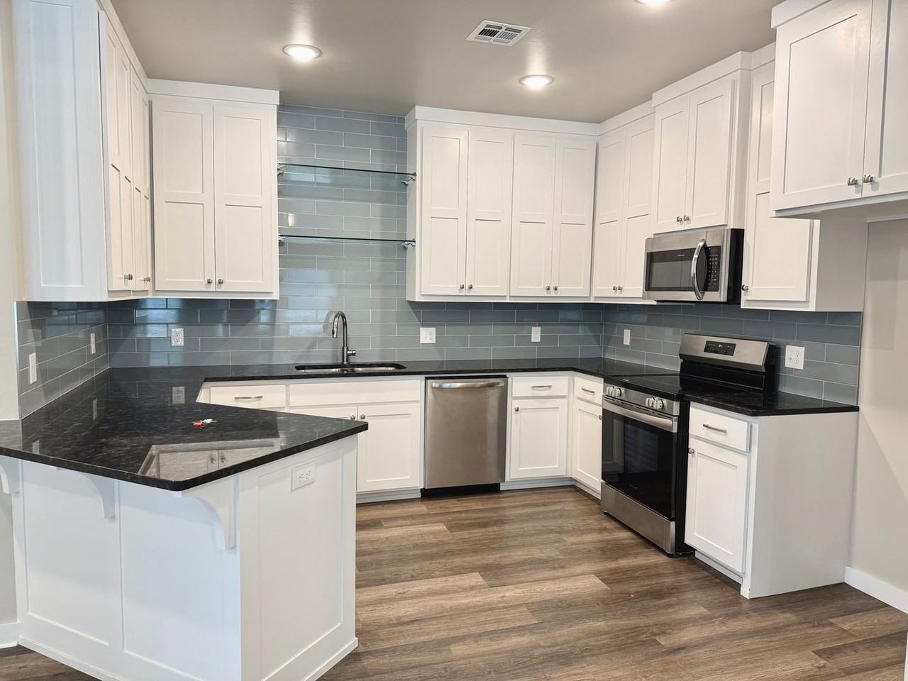 6625 Bentwood Villas Dr #A - Photo 4 of 16