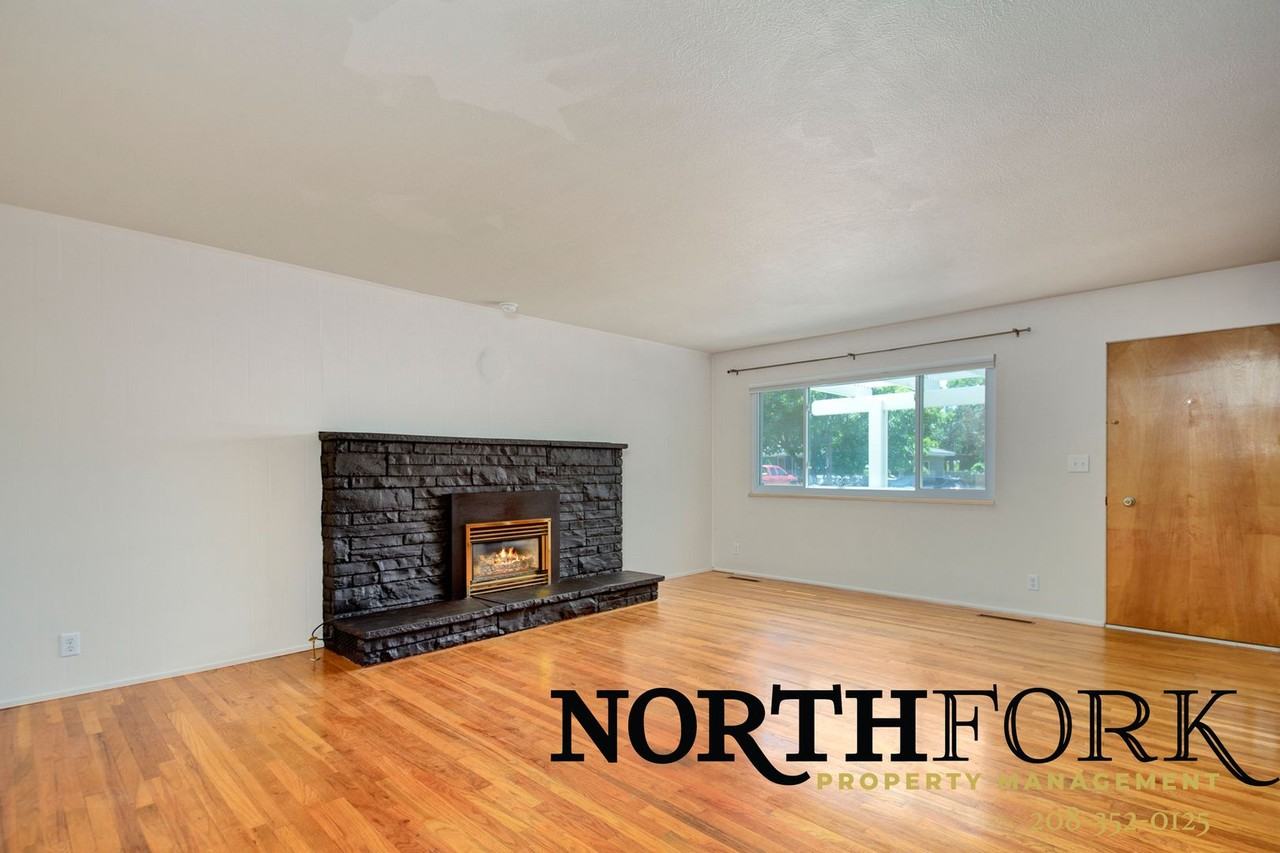 6730 W Fernwood Dr - Photo 2 of 14