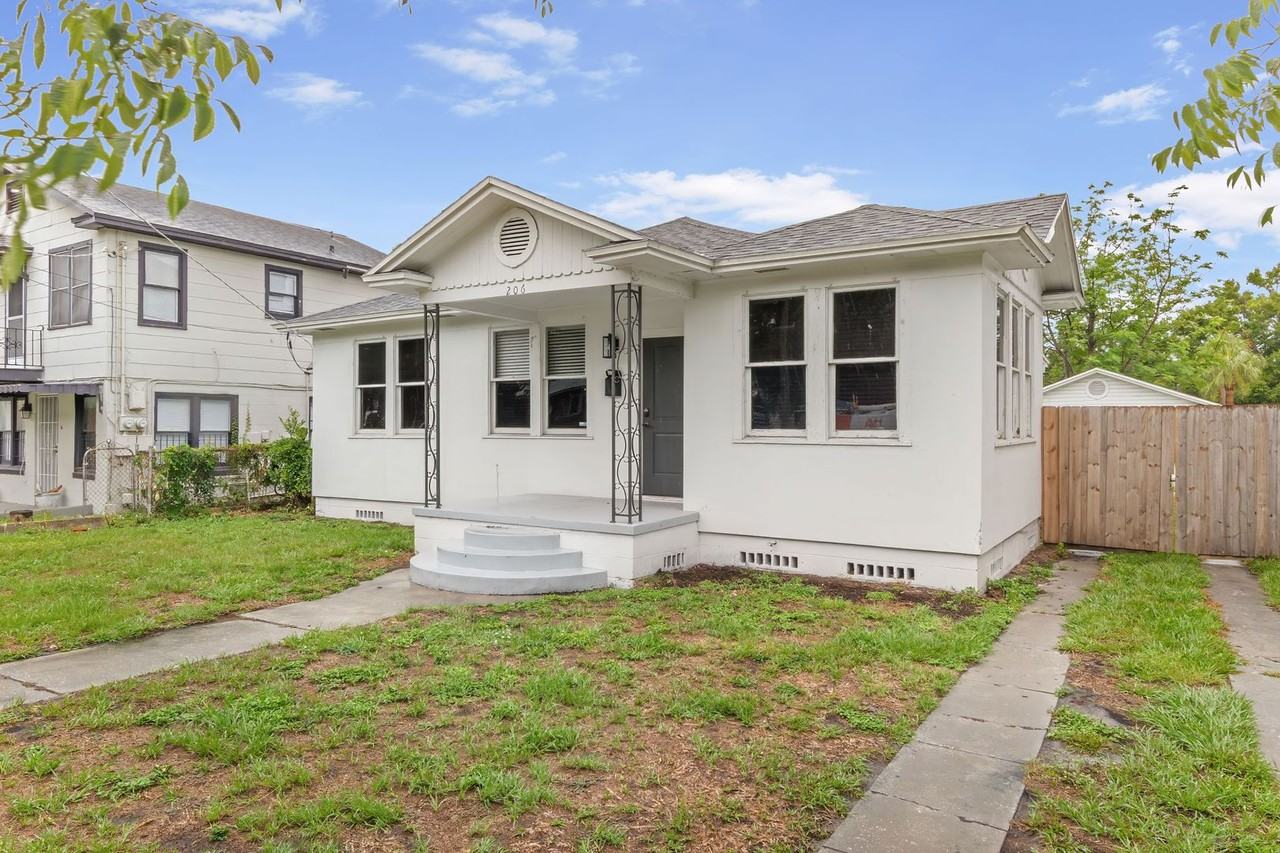 206 N Albany Ave - Photo 2 of 25