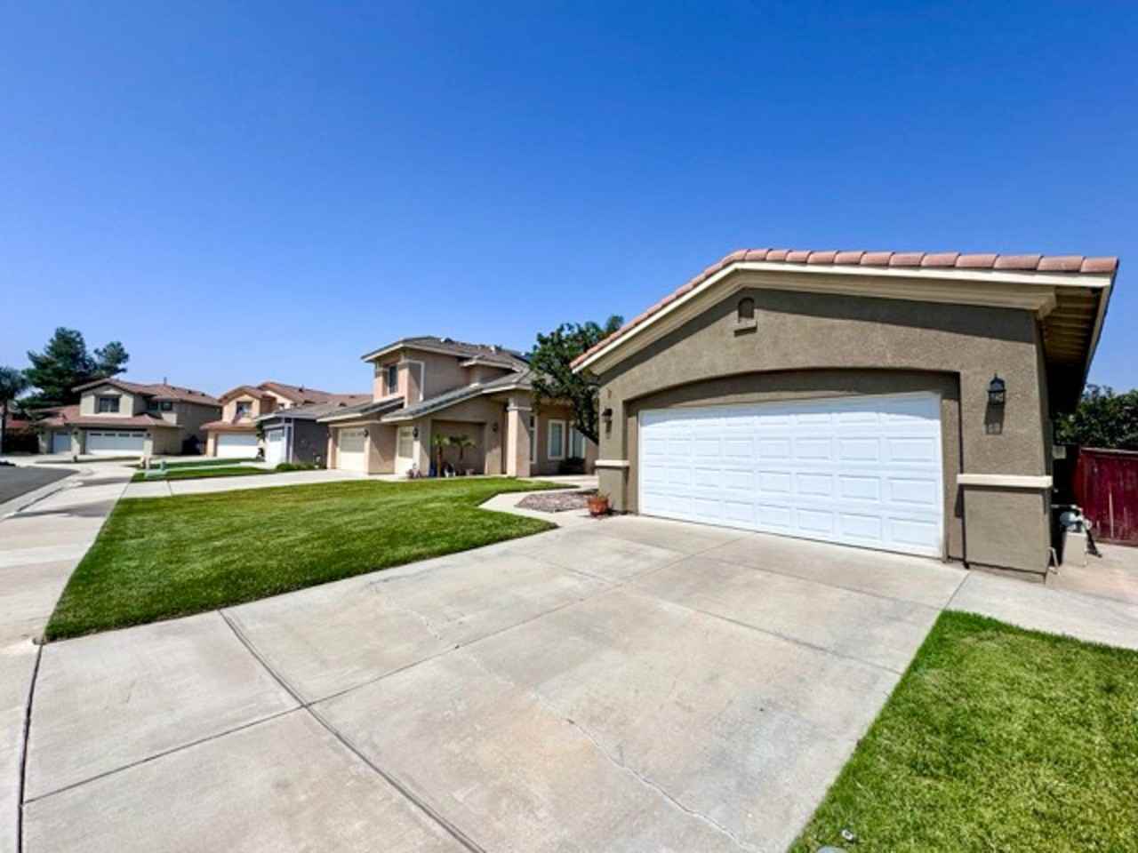 29164 Peridot Cir - Photo 2 of 45