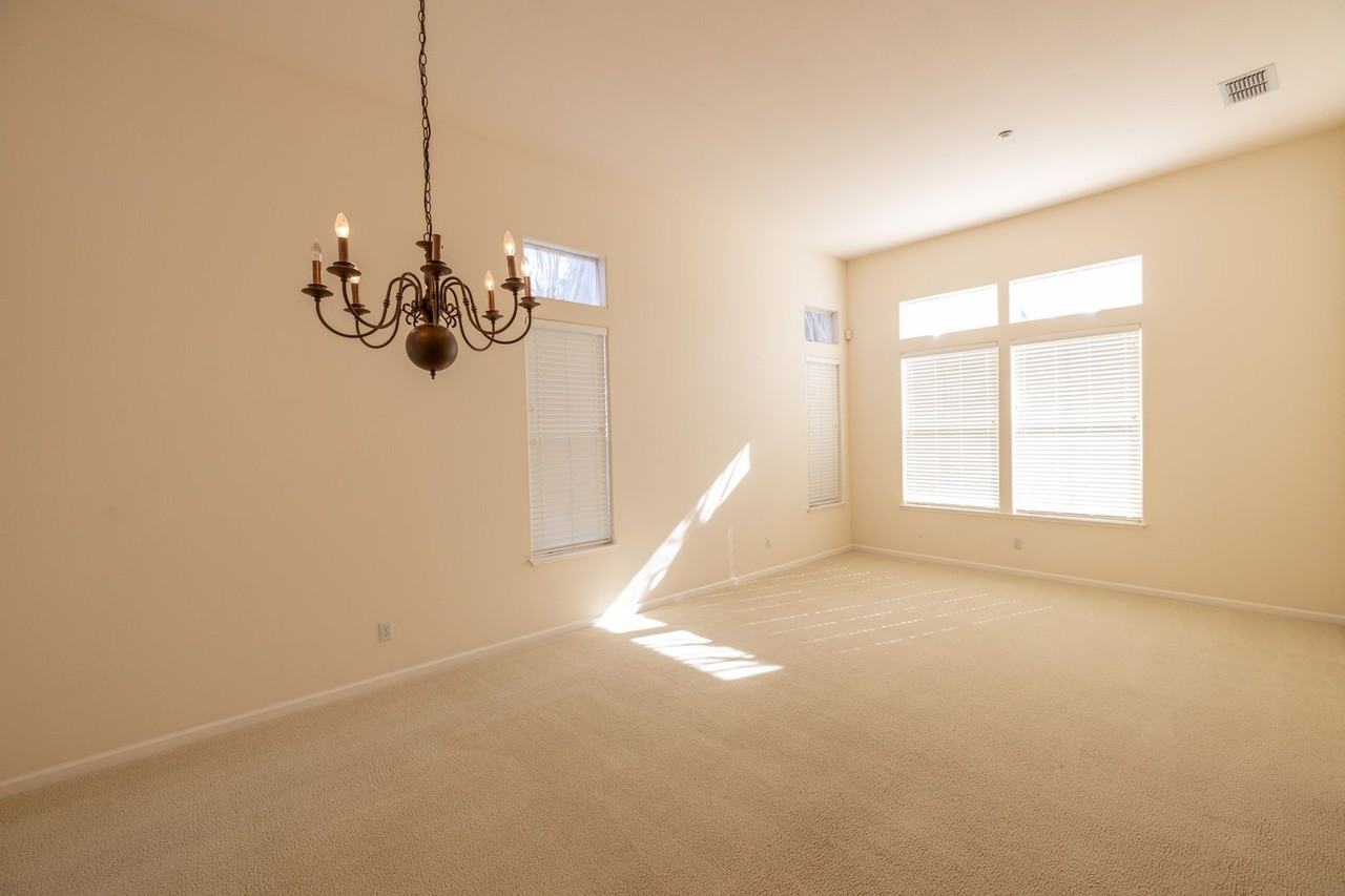 28830 Bailey Ranch Rd - Photo 3 of 32
