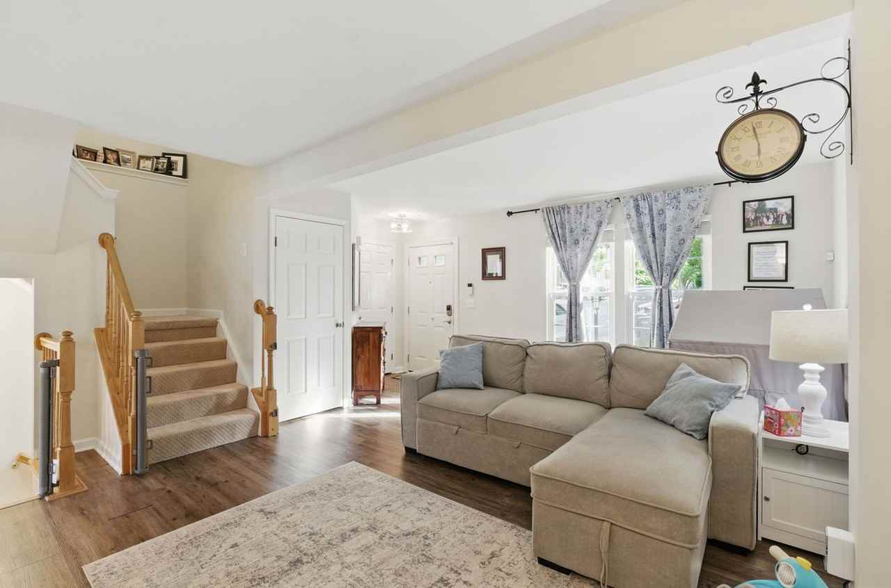 19954 Fieldgrass Sq - Photo 6 of 33