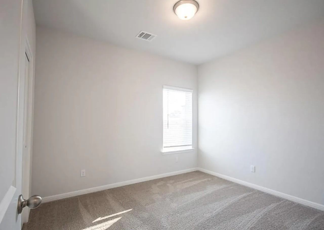 129 Winding Hollow Ln - Photo 4 of 34