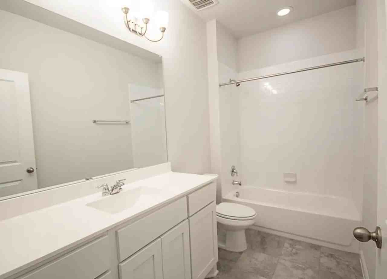 129 Winding Hollow Ln - Photo 3 of 34