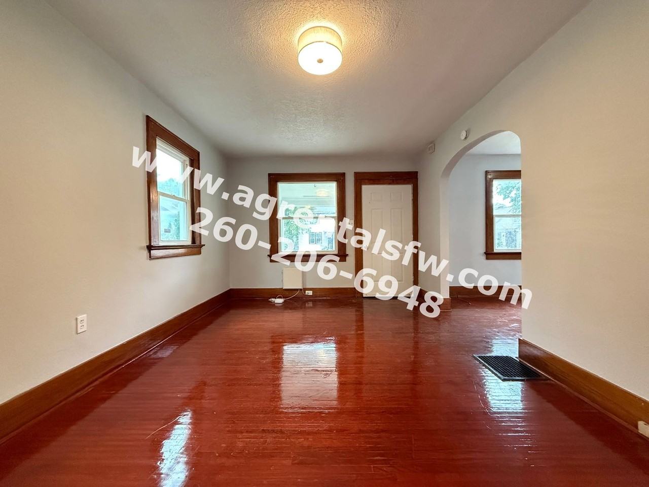 2931 Alexander St - Photo 3 of 15