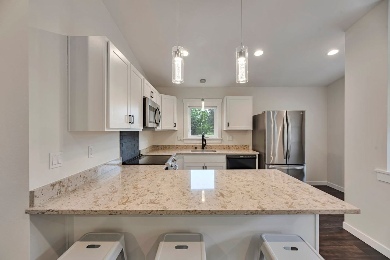 8106B Ne 141st St - Photo 3 of 10