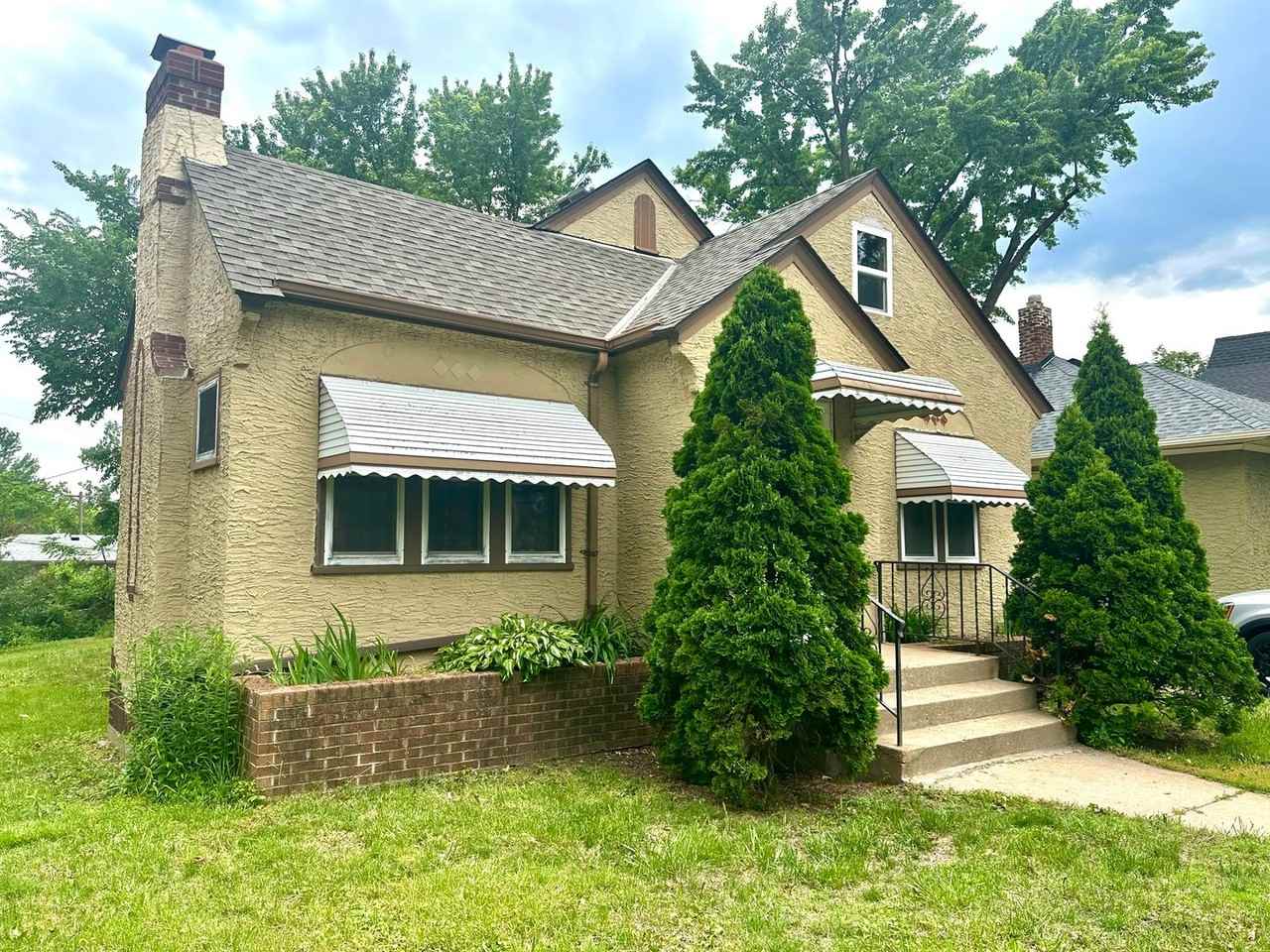 1303 Edgerton St - Photo 2 of 23