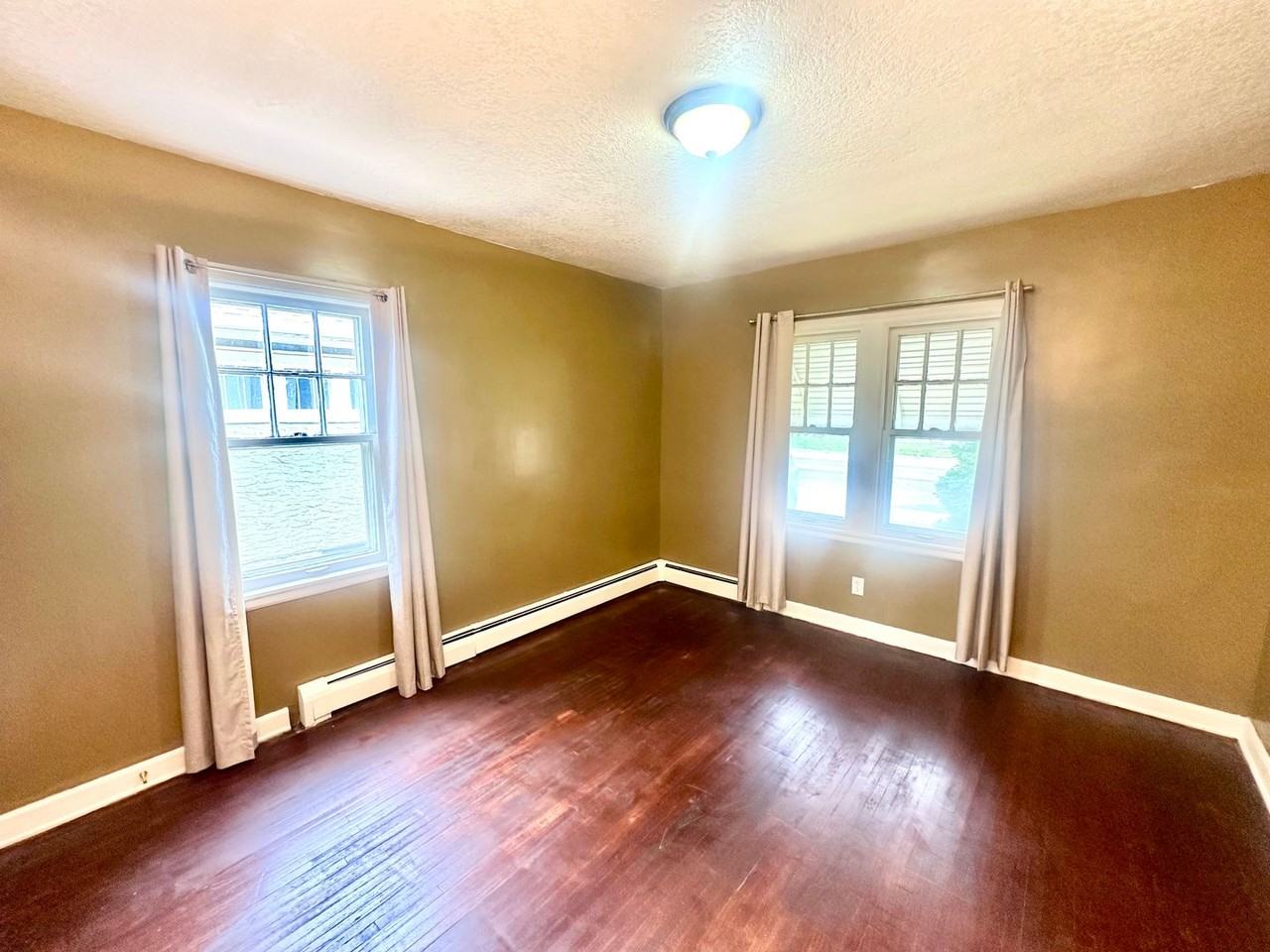 1303 Edgerton St - Photo 6 of 23