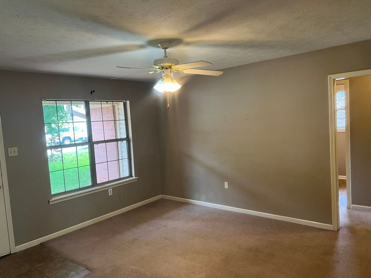 1510 Appalachain Dr - Photo 2 of 11