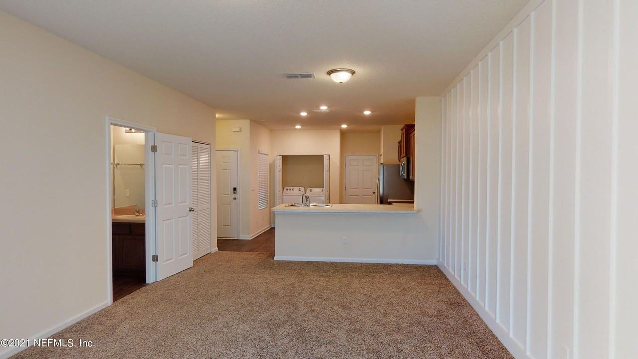 810 Capitol Pkwy - Photo 7 of 19