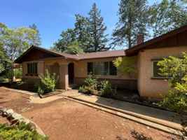 featured image of 1822 Arrowhead Dr