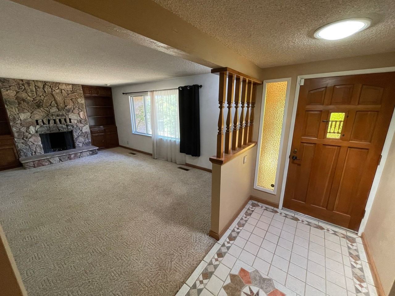 1822 Arrowhead Dr - Photo 3 of 26