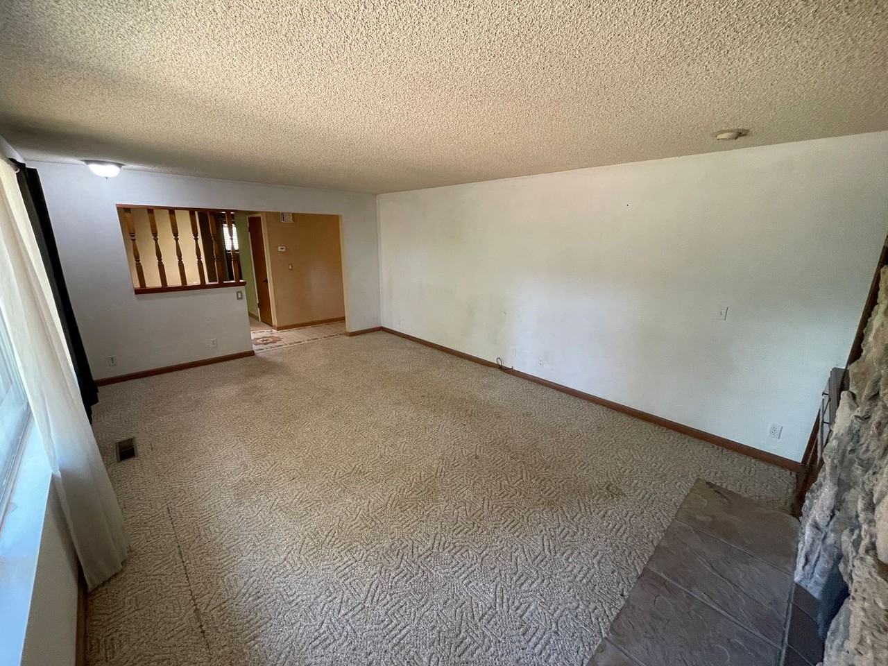 1822 Arrowhead Dr - Photo 4 of 26