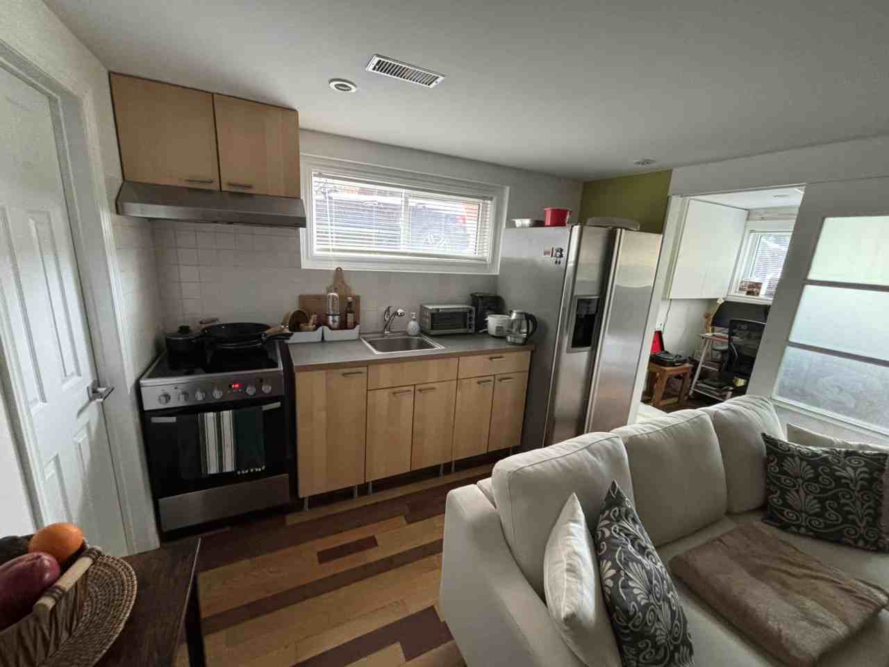 28 Jellicoe Ave - Photo 3 of 23