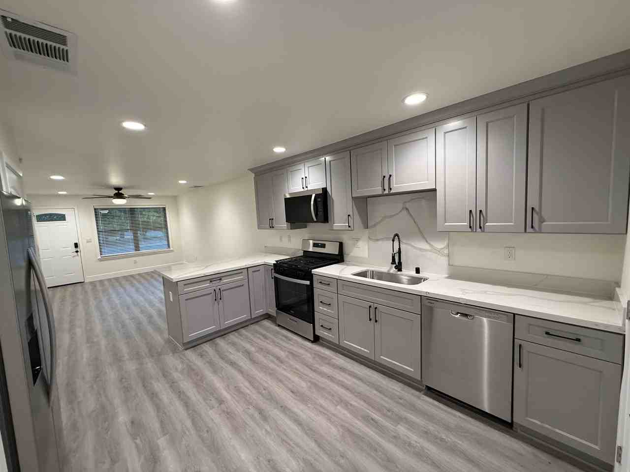 102 1st St #NA - Photo 2 of 10