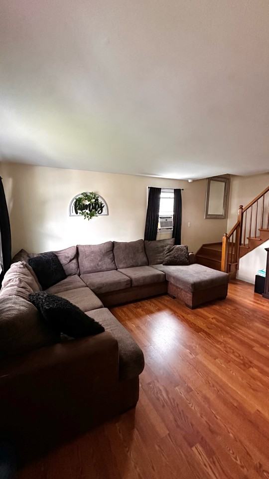 124 Florence St - Photo 3 of 12
