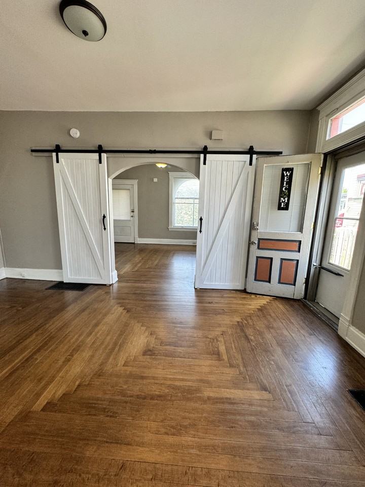 410 Fairfield Ave #1B - Photo 3 of 14