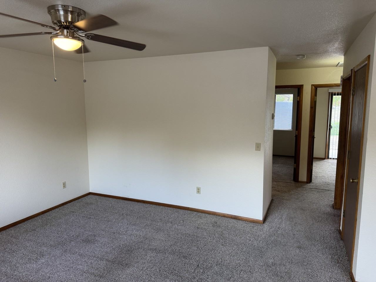 4150 E Valley Ln #B - Photo 3 of 33