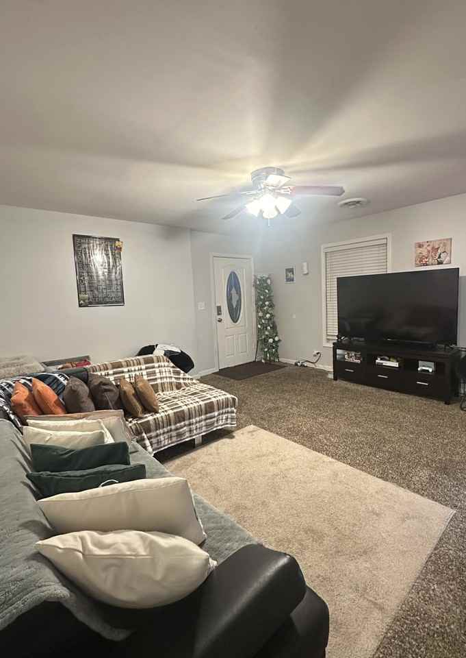 288 Wayne Ct #288 - Photo 2 of 10