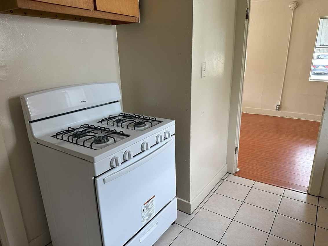 1002 Virginia Pl #NA - Photo 2 of 8
