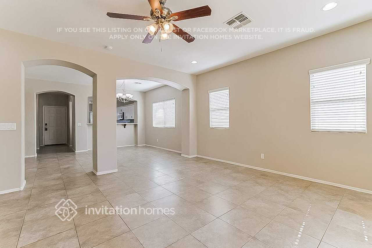 1683 W Matthews Dr - Photo 3 of 17